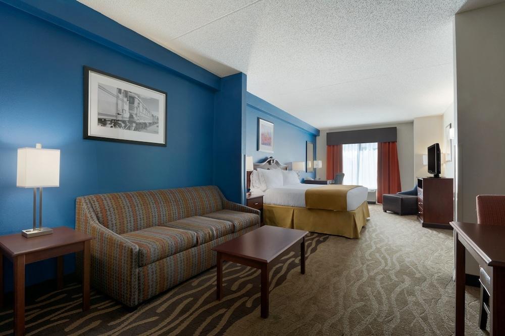 Holiday Inn Express & Suites Florence By Ihg Exterior photo