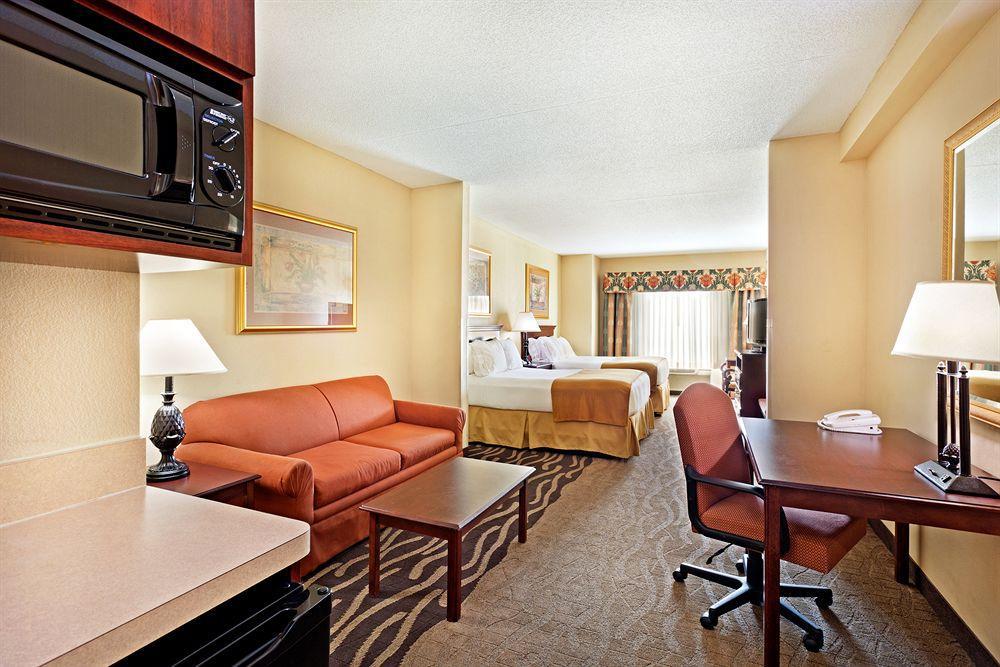 Holiday Inn Express & Suites Florence By Ihg Exterior photo