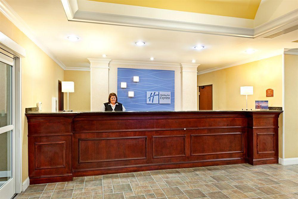 Holiday Inn Express & Suites Florence By Ihg Exterior photo
