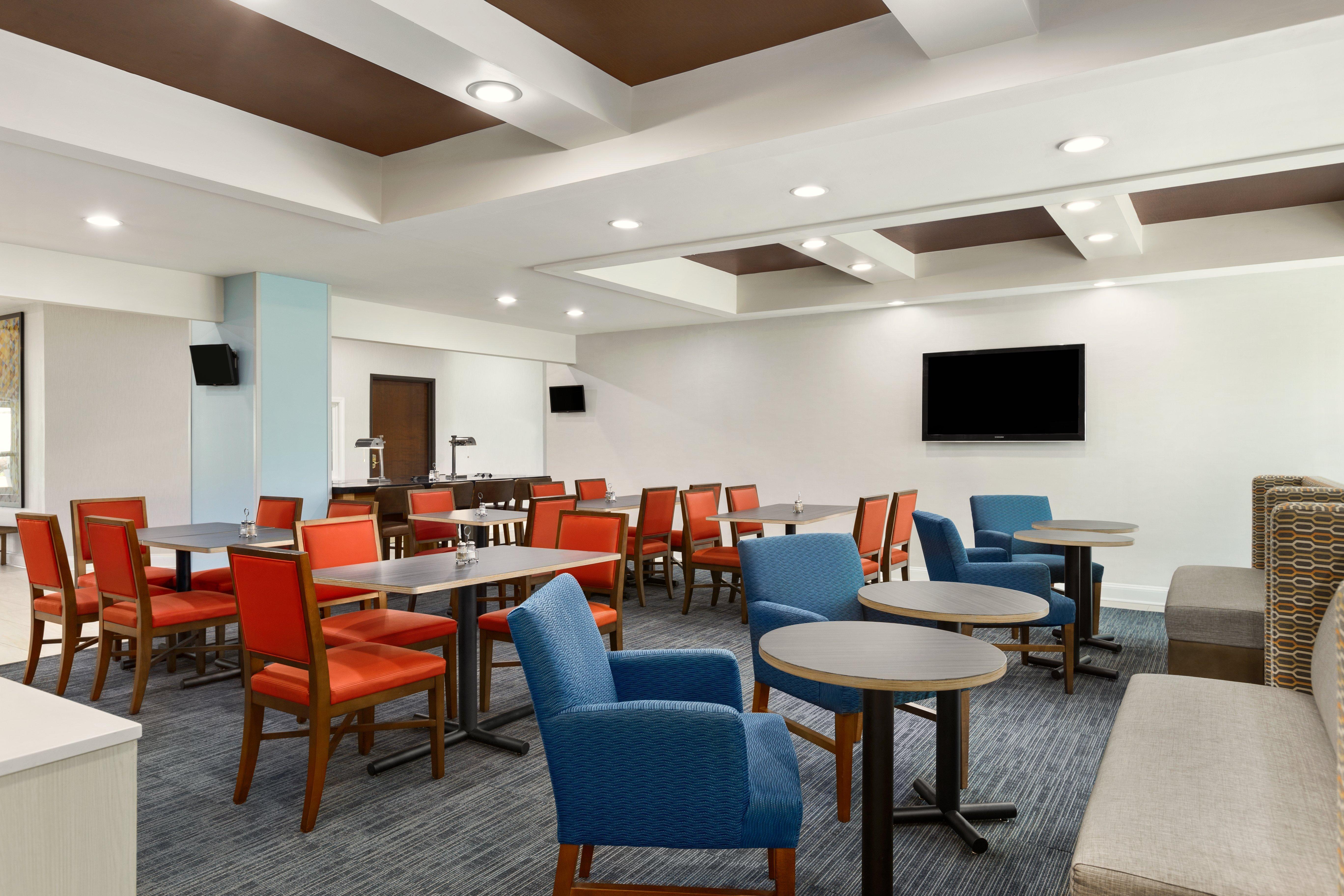 Holiday Inn Express & Suites Florence By Ihg Exterior photo
