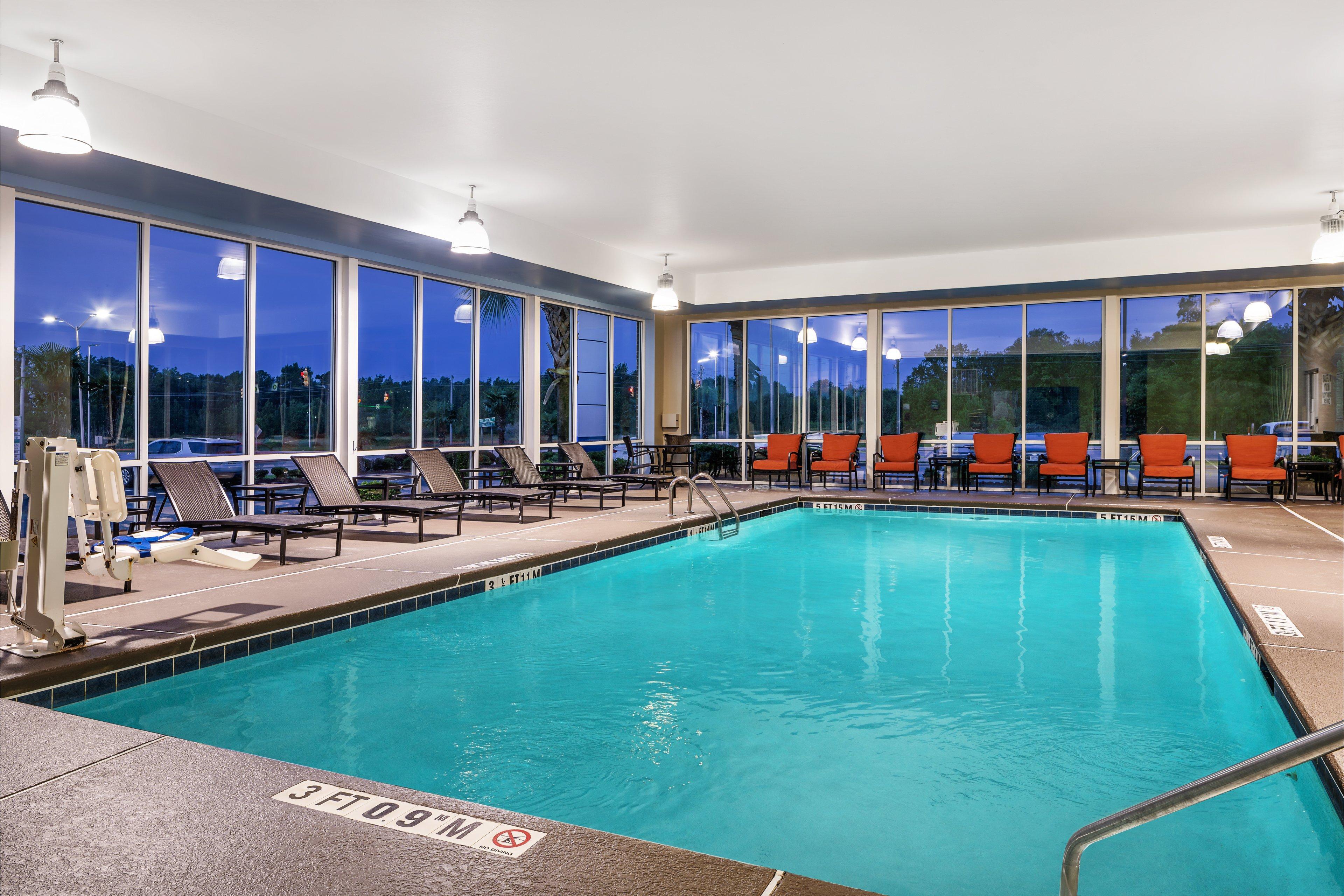 Holiday Inn Express & Suites Florence By Ihg Exterior photo