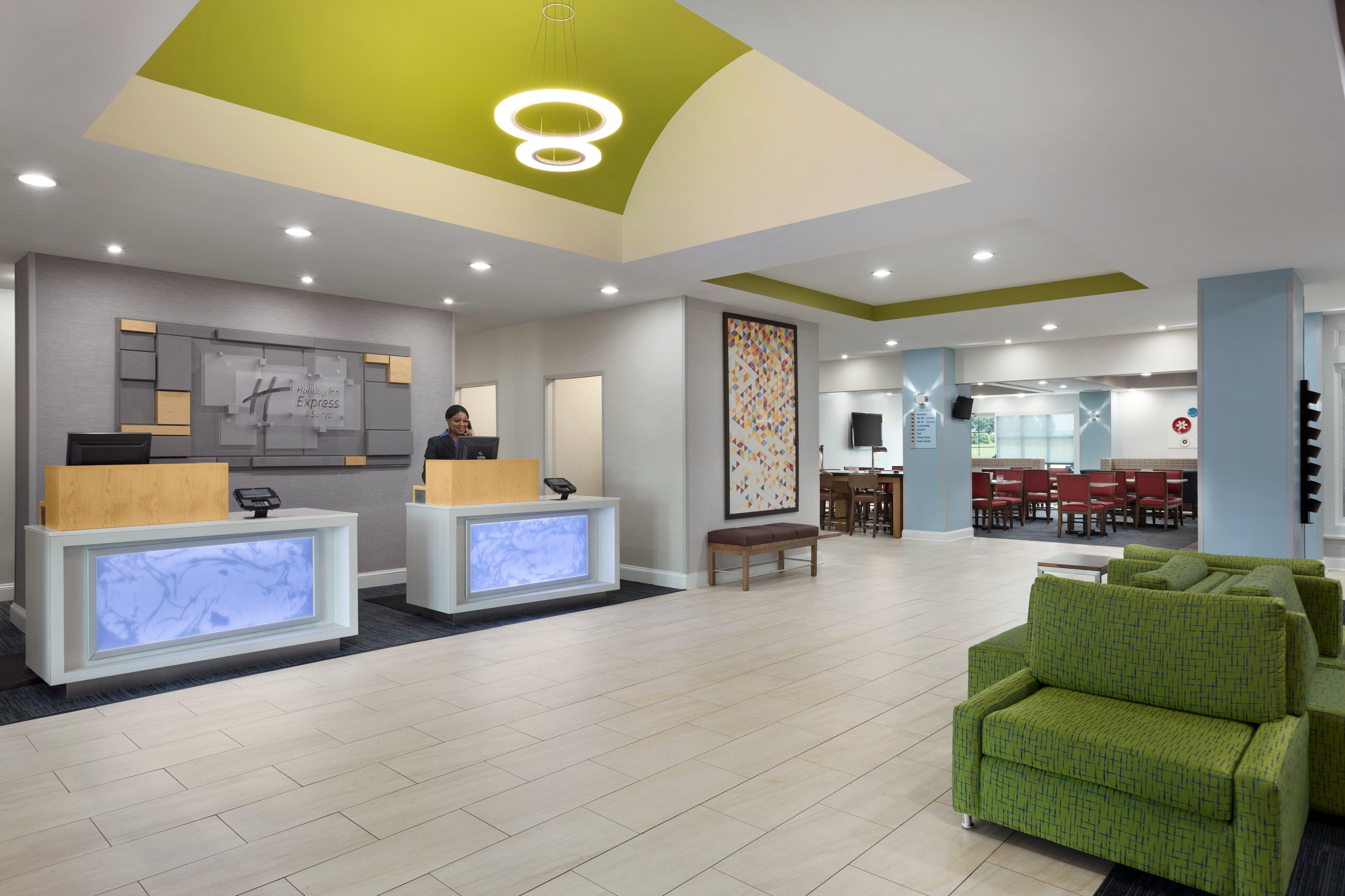 Holiday Inn Express & Suites Florence By Ihg Exterior photo