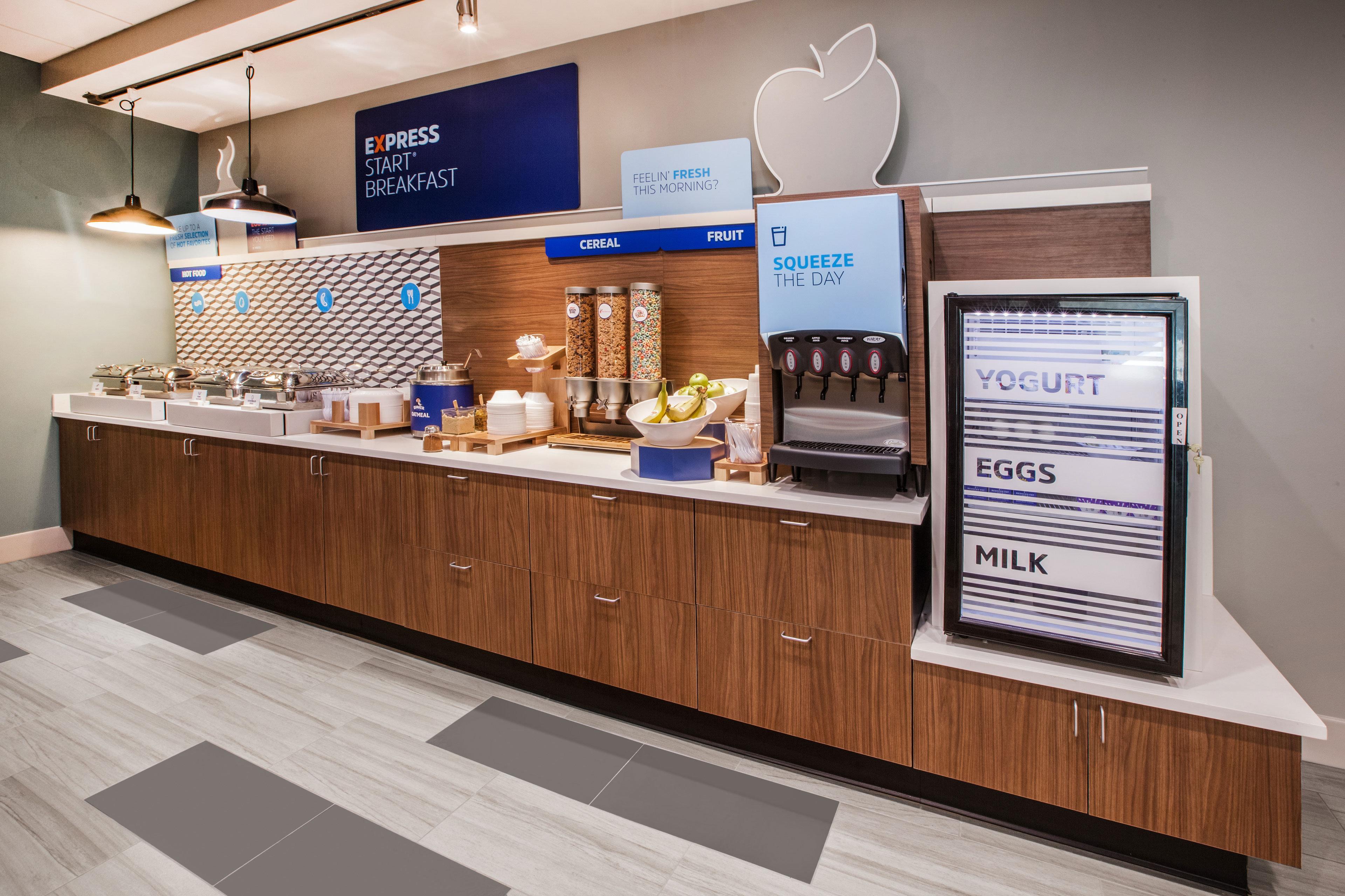 Holiday Inn Express & Suites Florence By Ihg Exterior photo