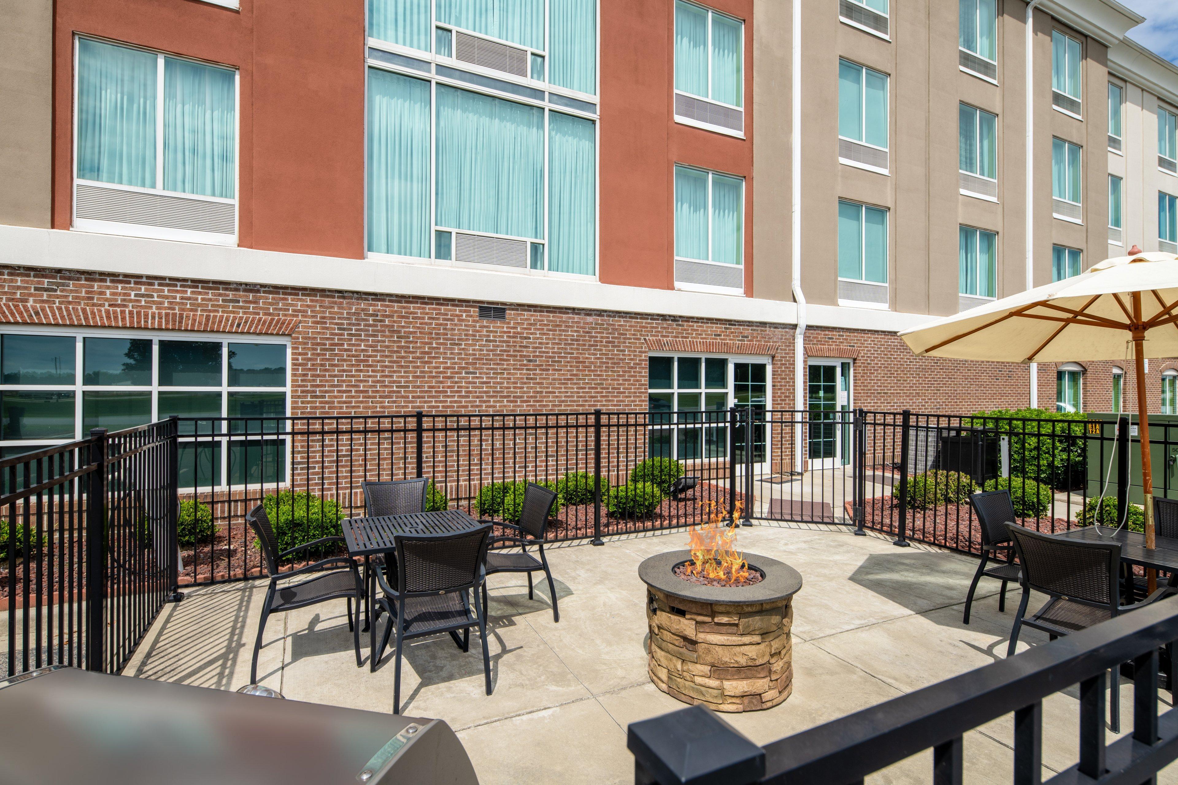 Holiday Inn Express & Suites Florence By Ihg Exterior photo