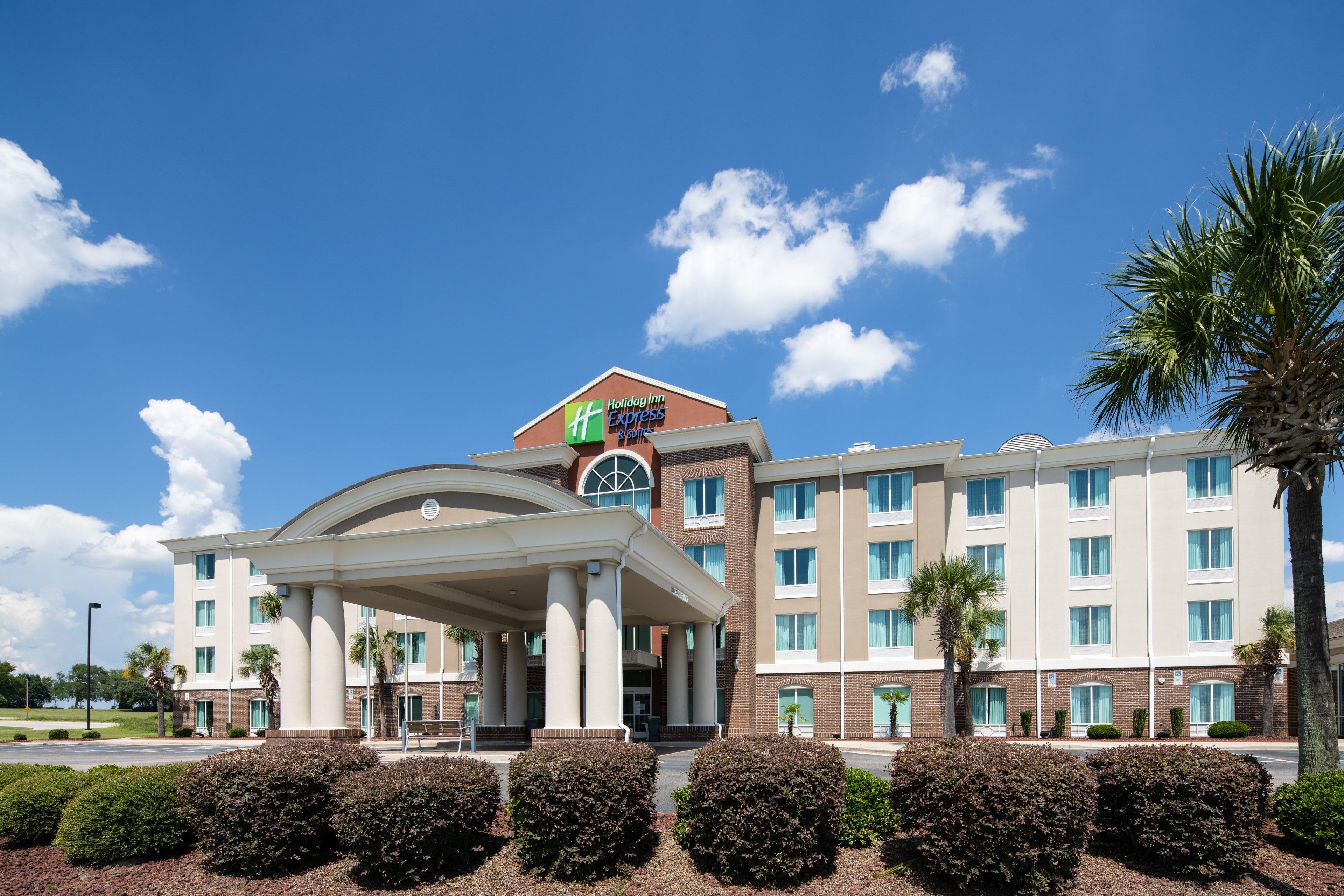 Holiday Inn Express & Suites Florence, An Ihg Hotel Exterior photo