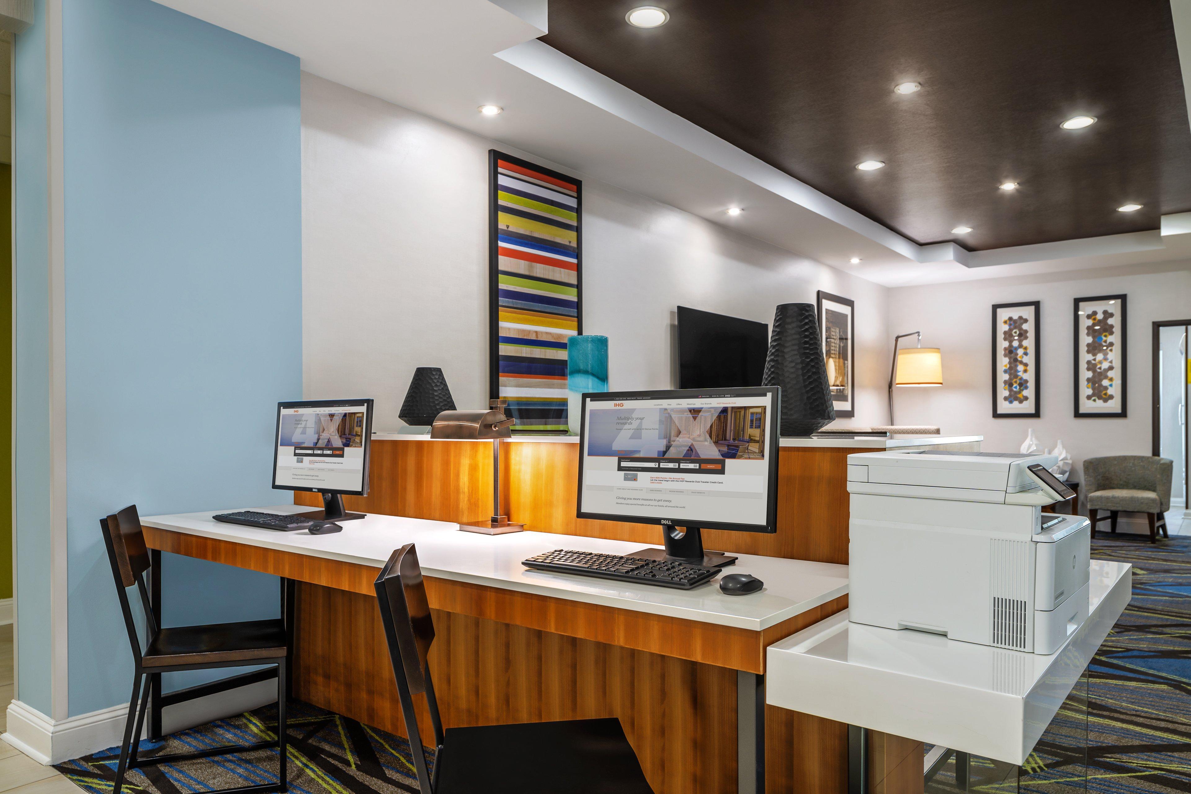 Holiday Inn Express & Suites Florence By Ihg Exterior photo