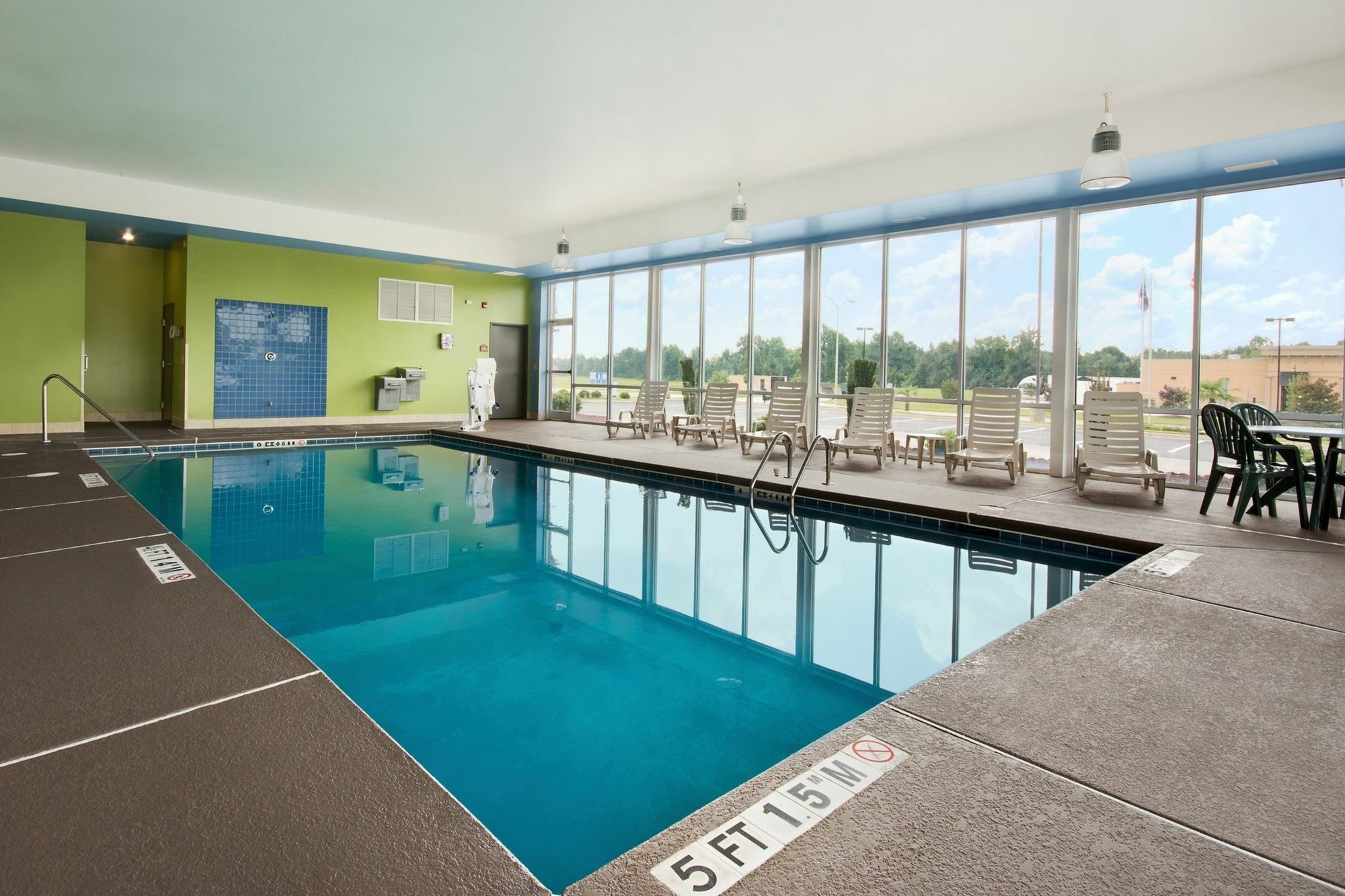 Holiday Inn Express & Suites Florence By Ihg Exterior photo