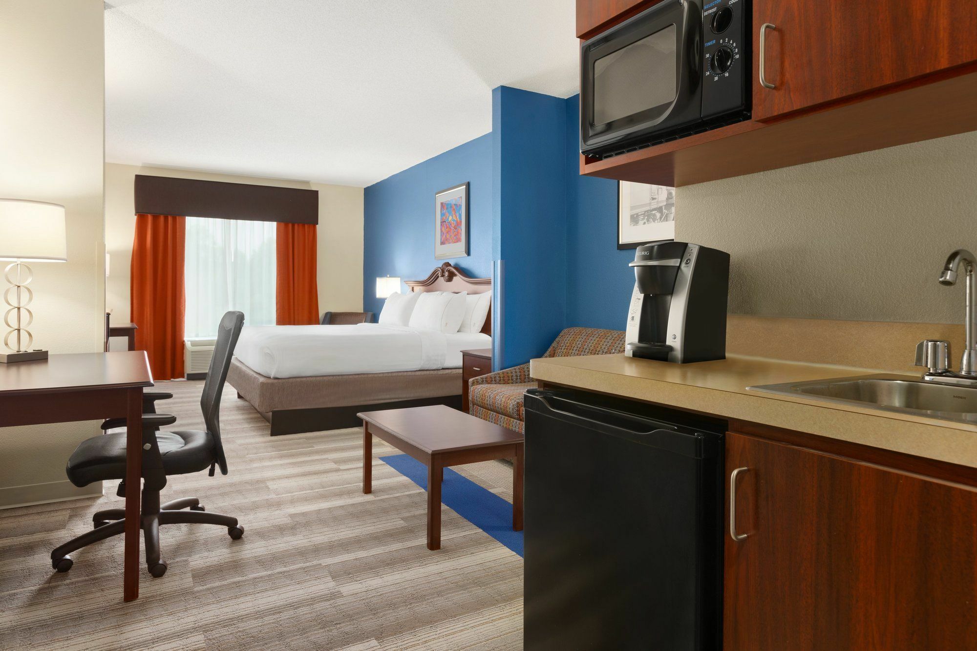 Holiday Inn Express & Suites Florence By Ihg Exterior photo