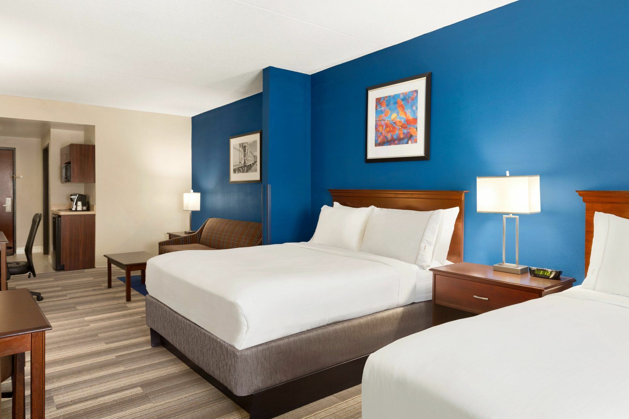 Holiday Inn Express & Suites Florence By Ihg Exterior photo